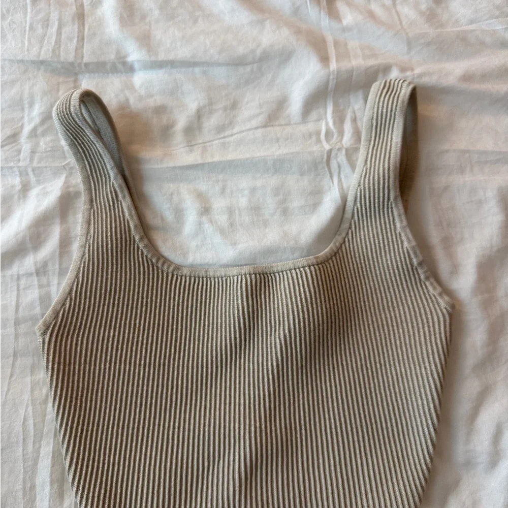 Aritzia Babaton Ribbed Knit Contour Crop Tops - Black and Cream - Picture 5 of 5